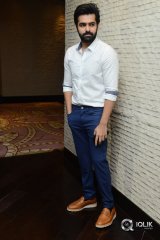 Vunnadhi Okate Zindagi Movie Pre Release Function